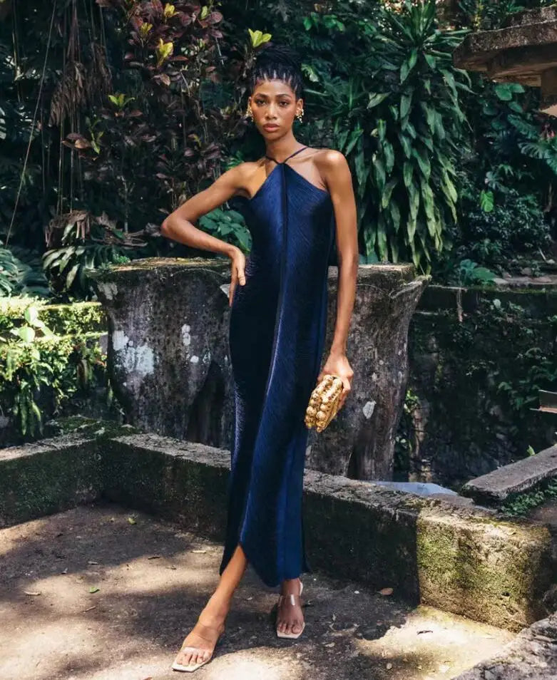 Tassel Back Slit Neck Solid Color Dress with Fashion Appeal - Image 3