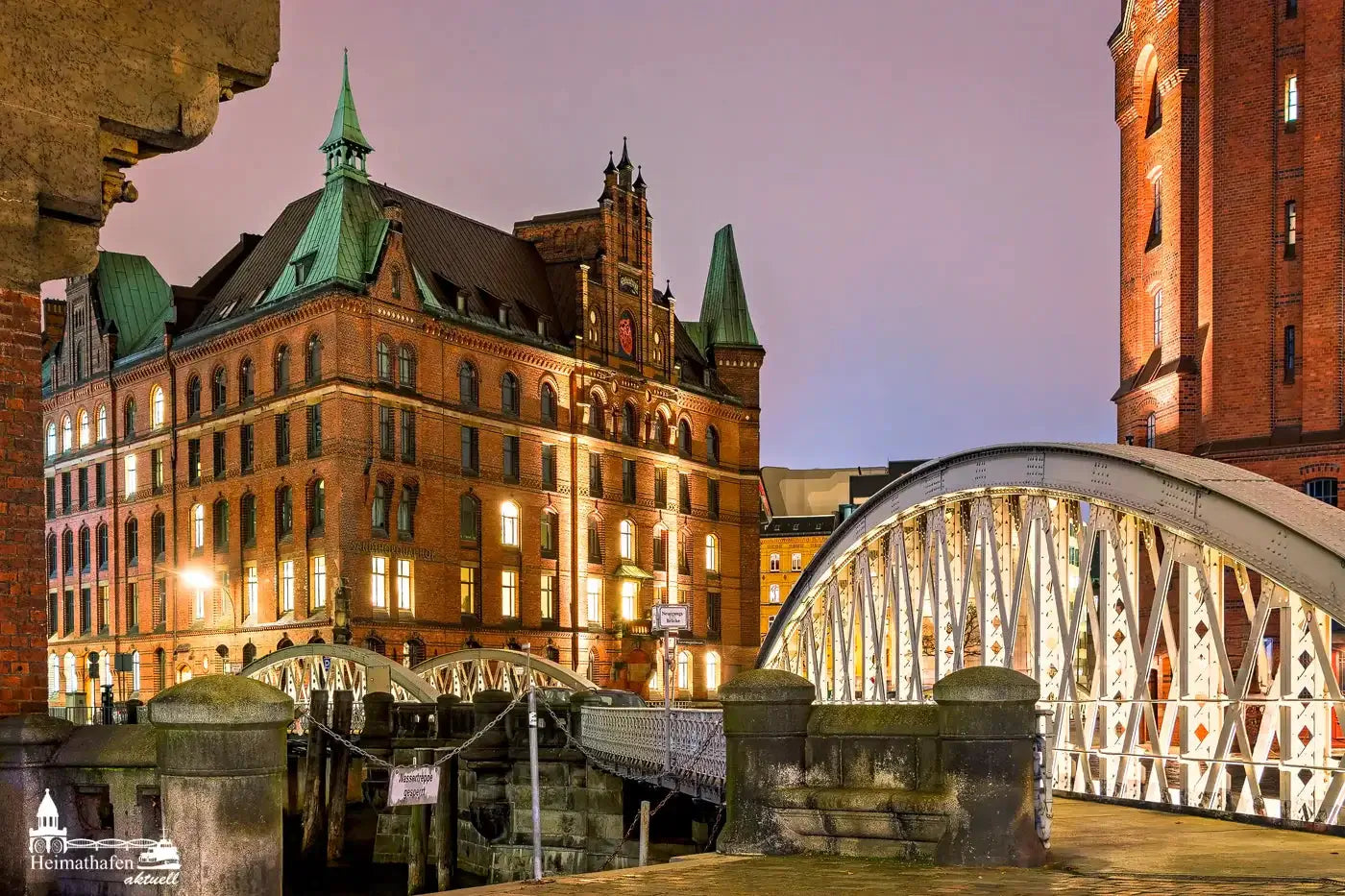 abends-in-der-hamburger-speicherstadt