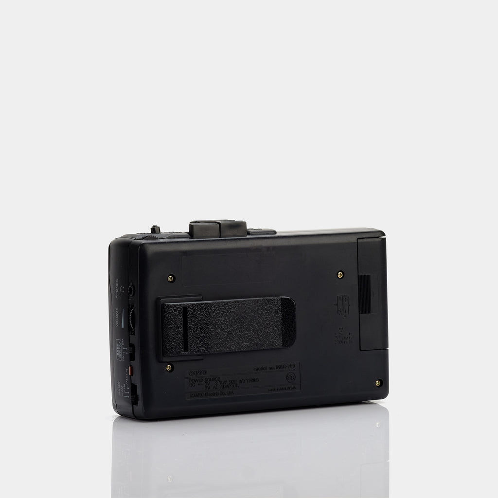 Sanyo MGR-703 AM/FM Portable Cassette Player – Retrospekt