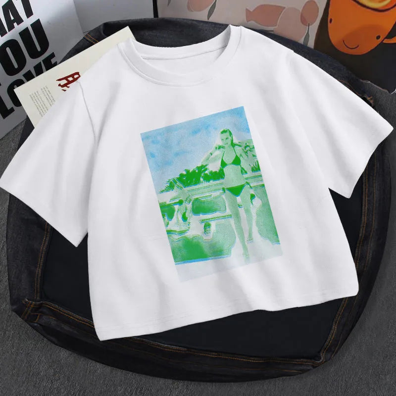 White Crop Top with Y2K Style Print for Grunge Streetwear - Image 3