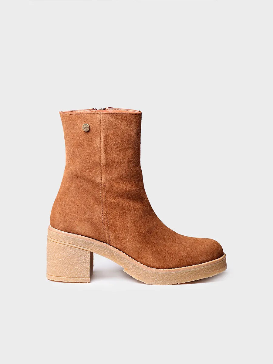 Stivaletto da donna con tacco largo in pelle scamosciata