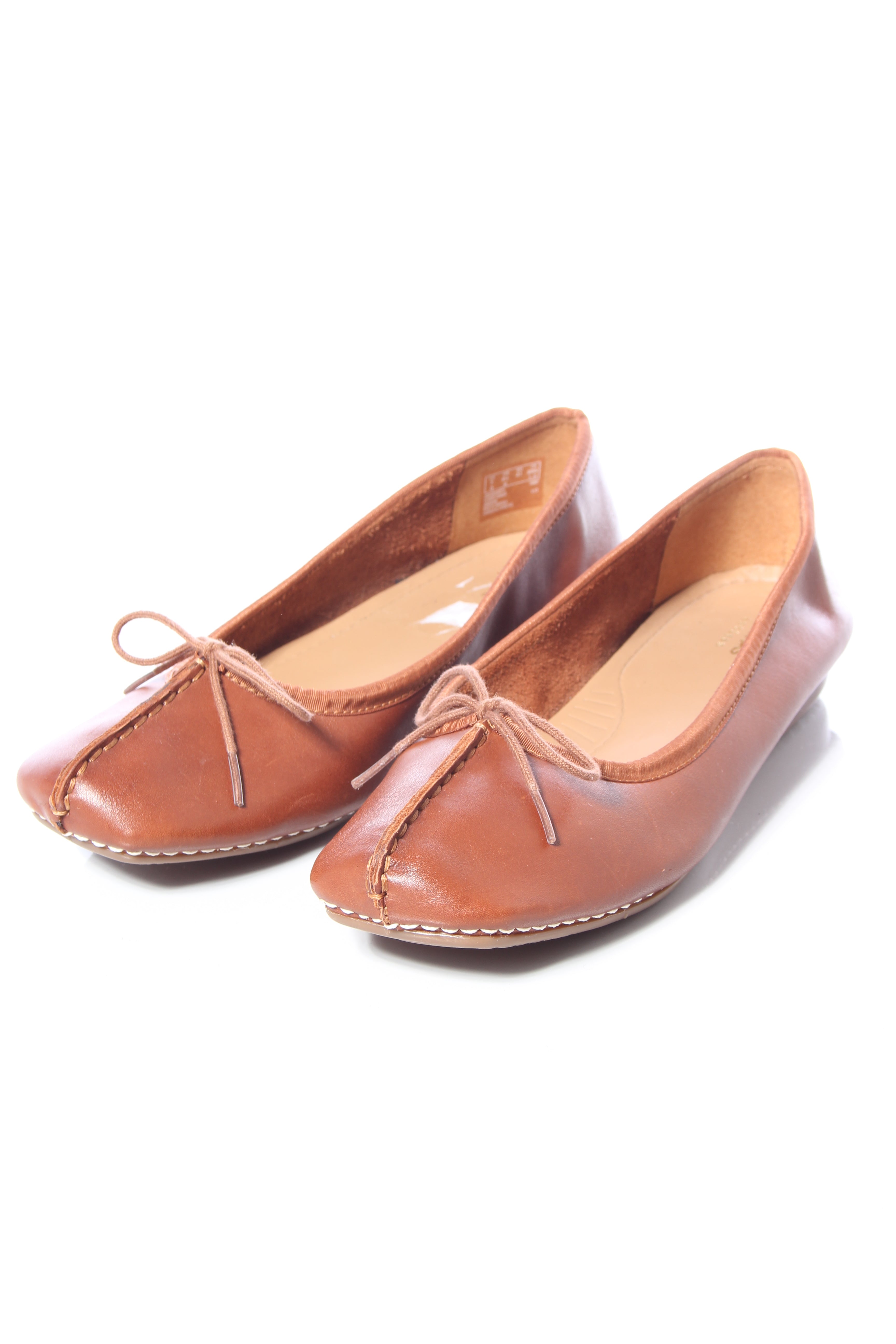 clarks leather flats