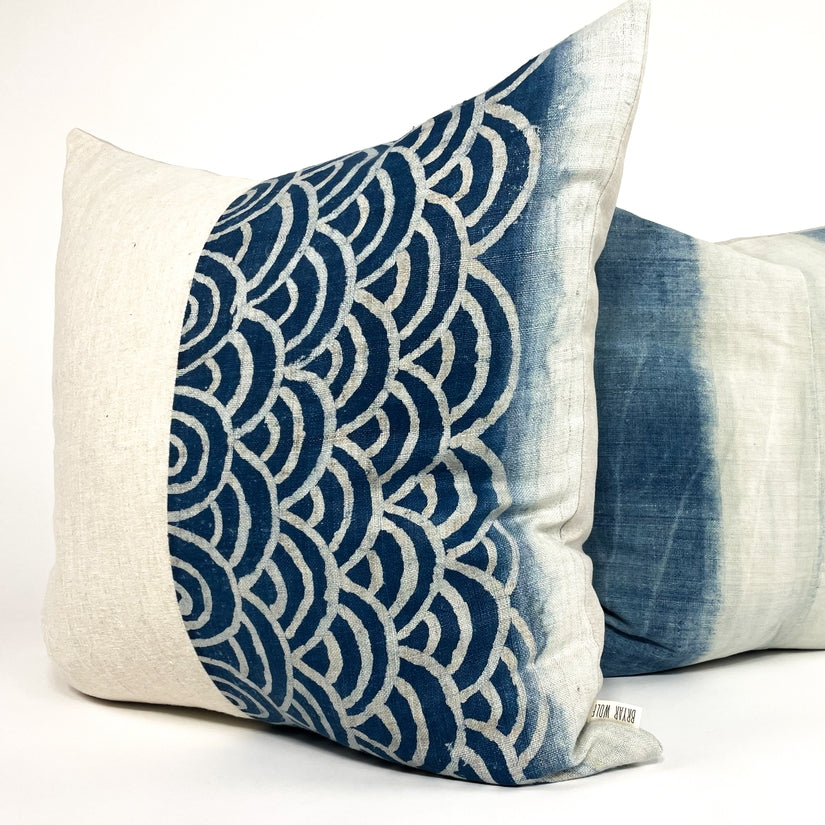 KNOT Throw Pillow in Blue