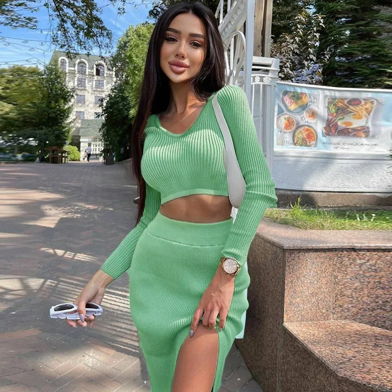 Women's 2-Piece Set: Pullover Top + High Waist Skirt - Image 4