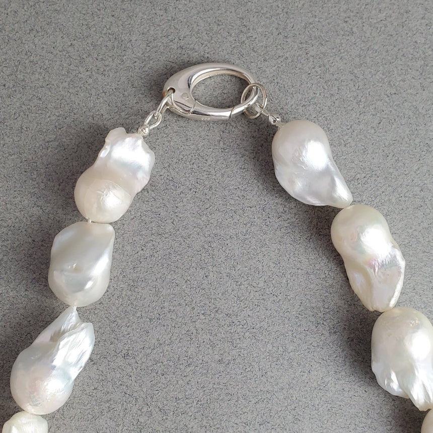 large freshwater pearl pendant