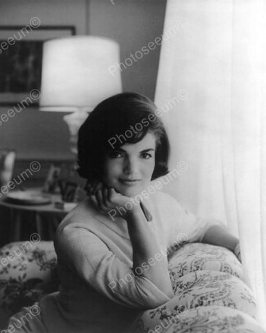 Jackie Kennedy In A Classic Portrait 8x10 Reprint Of Old Photo – Photoseeum