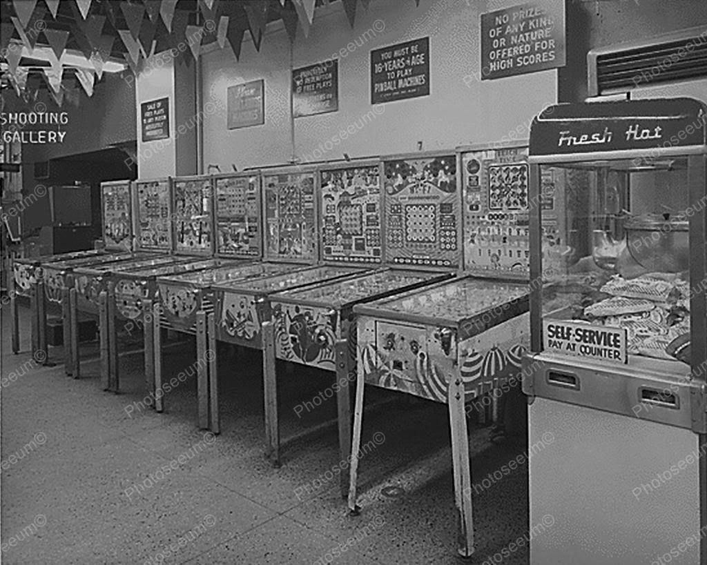 Row Of Bingo Pinball Machines In Arcade 8x10 Reprint Of Old Photo