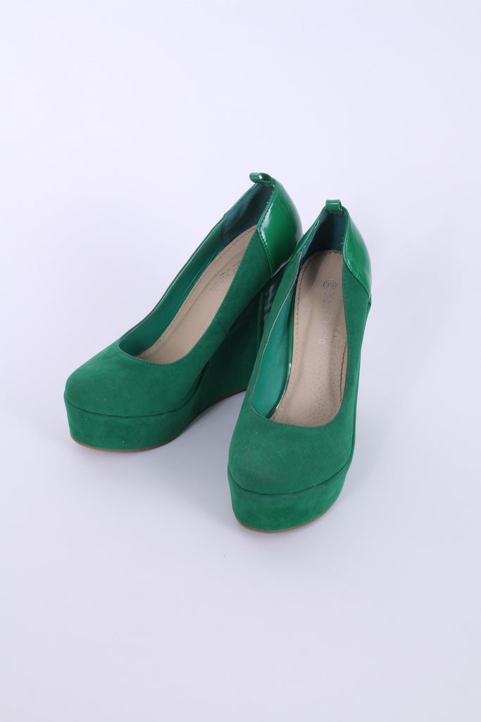 green court shoes size 6