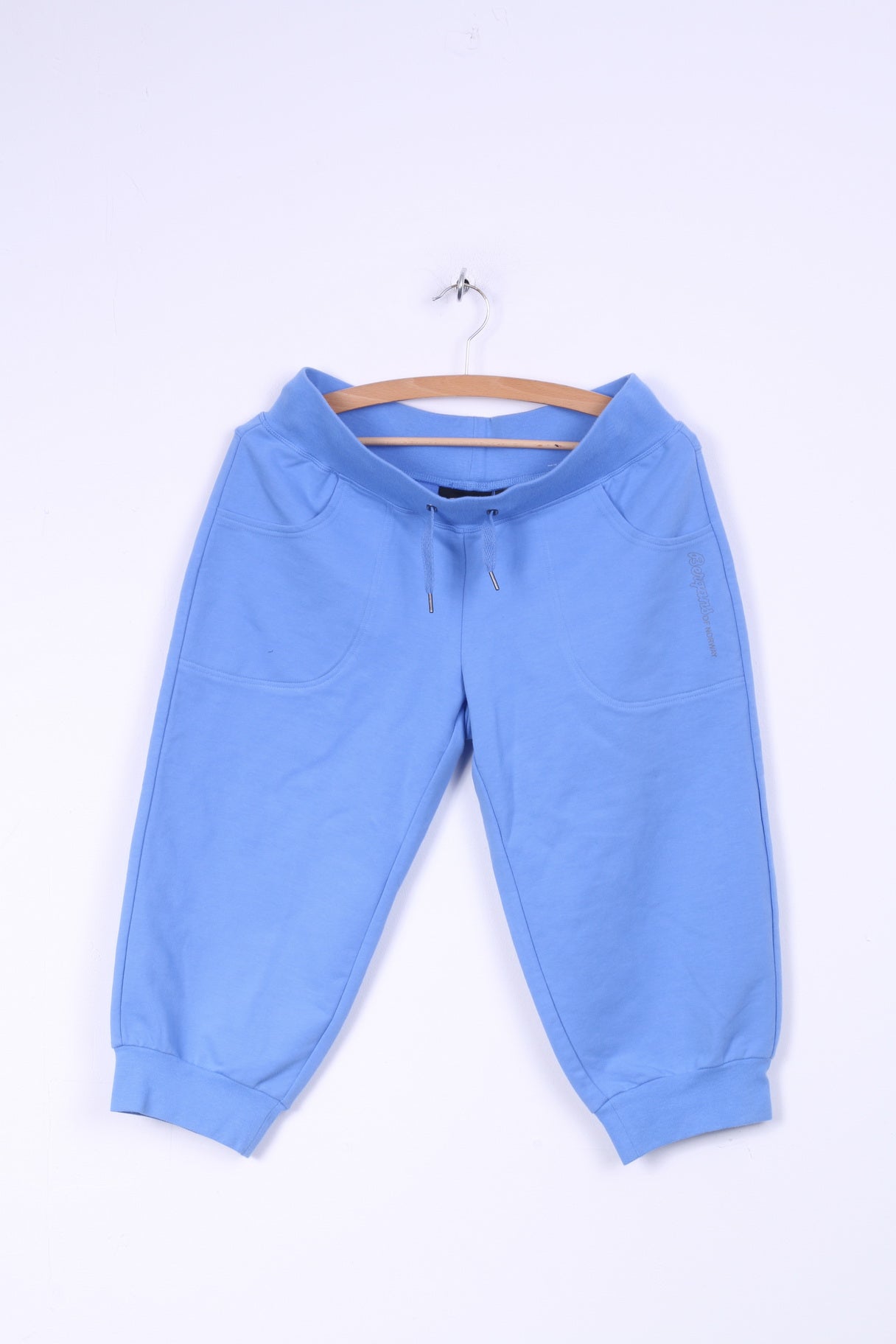 pale blue capri trousers