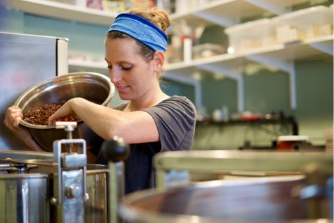 Refining cacao nibs into chocolate liquor