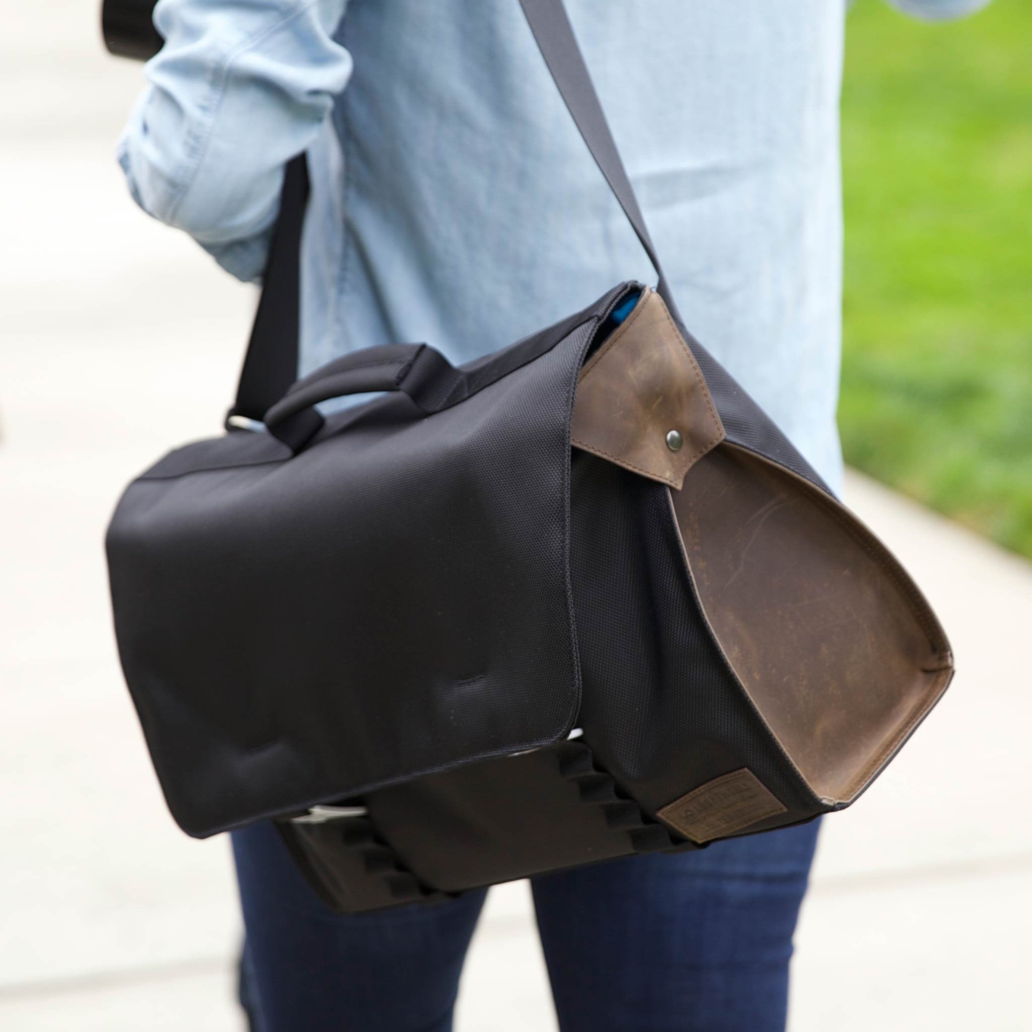 messenger style bags