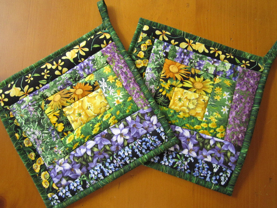 Download Floral Pot Holders Set of 2 Quilted Potholders - Patchwork ...