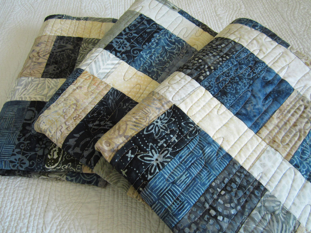 blue and gray quilt