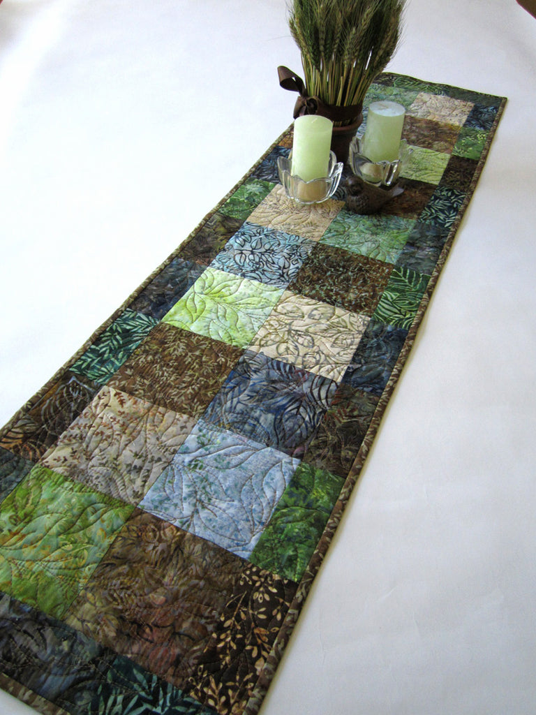 blue green table runner