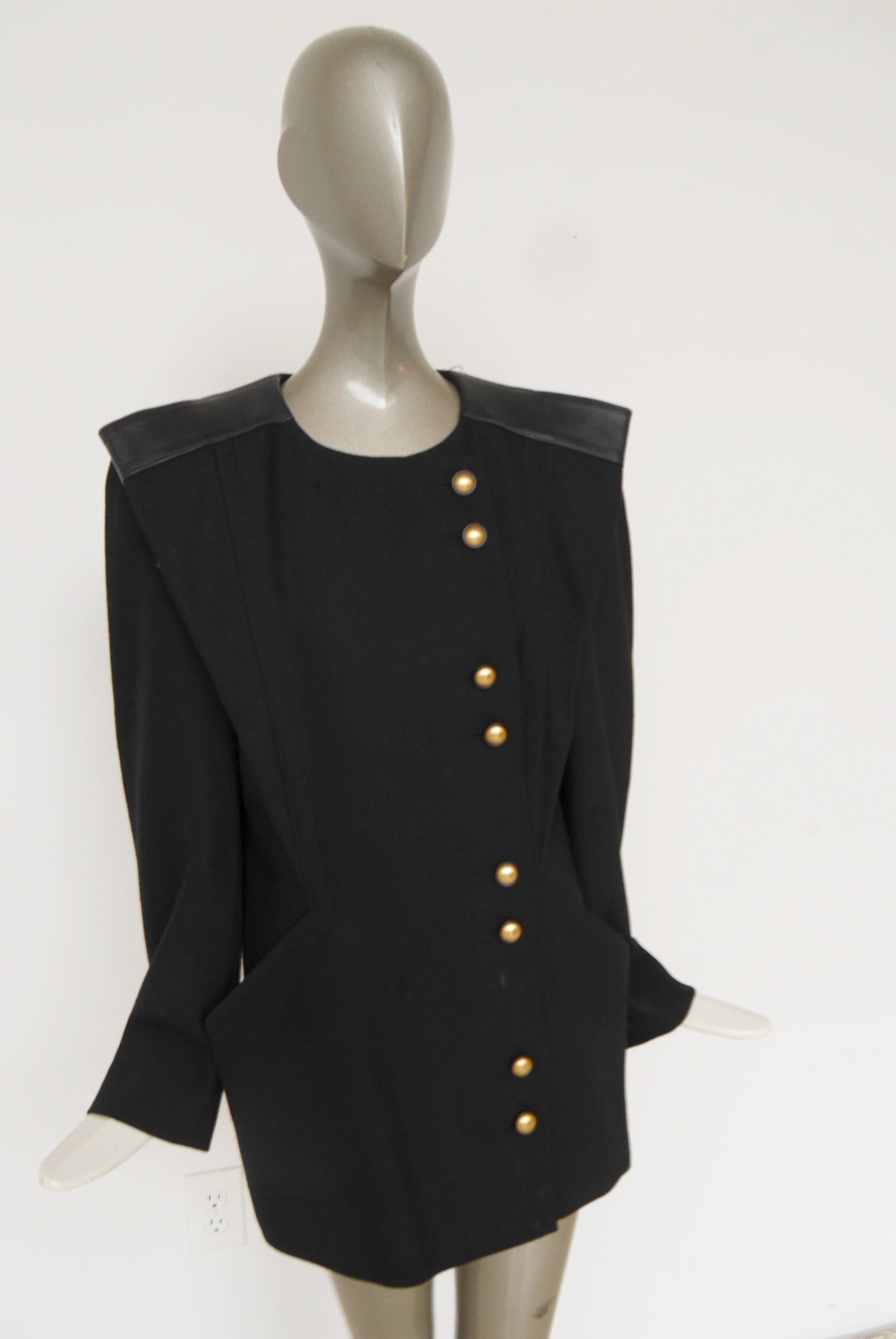 Pierre Cardin avant-garde jacket 1983 – Vintage Le Monde