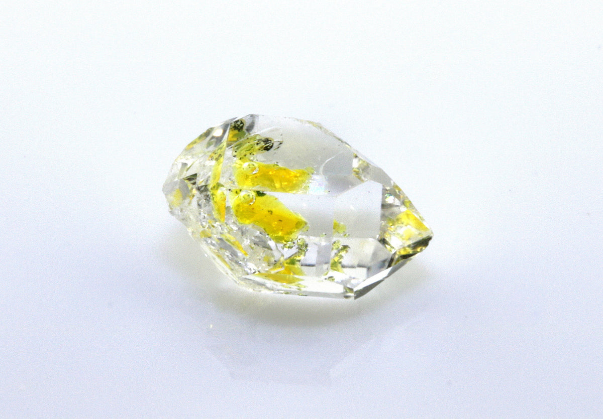 3.78 carat Pakistan Quartz with Petroleum Inclusions – Beaut Gems