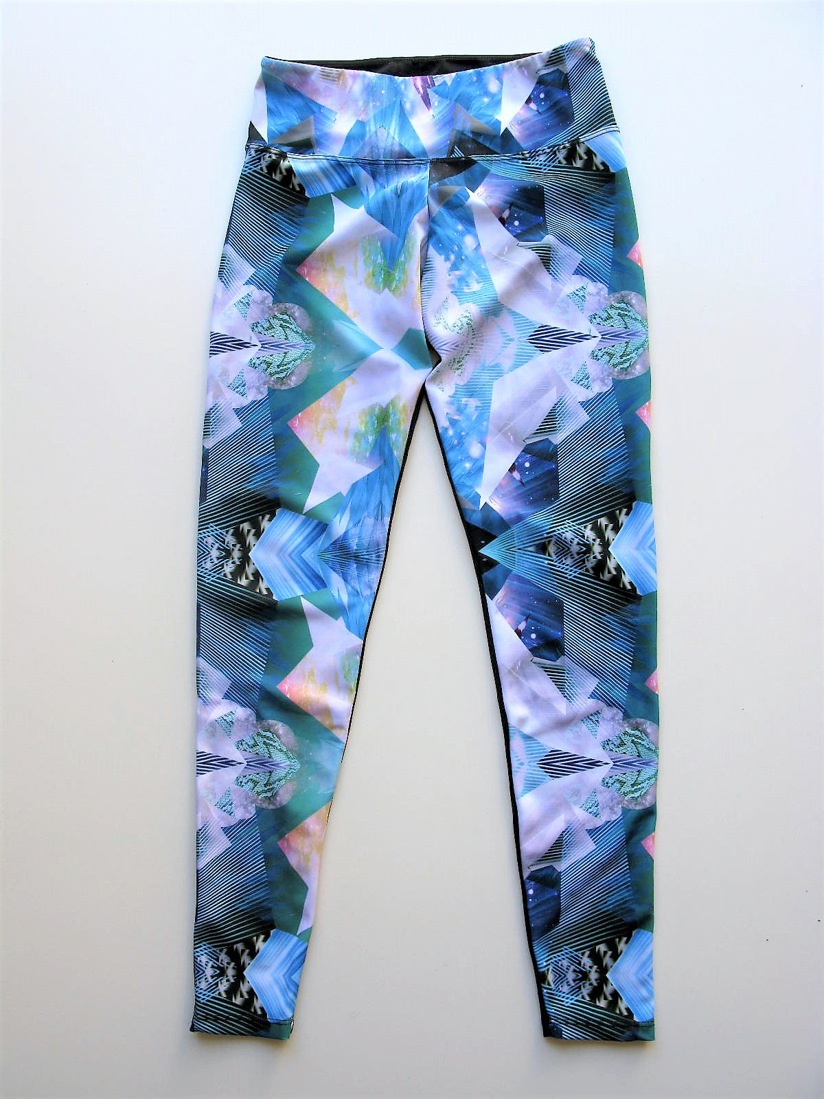 graphic print workout leggings