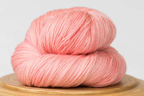 Messa di voce hand-dyed yarn in Cotton Candy pink