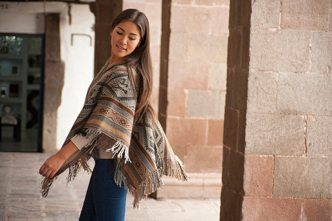 Quilla women's alpaca poncho