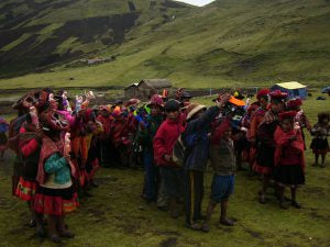 The kids sing a Quechuan song to say thank you