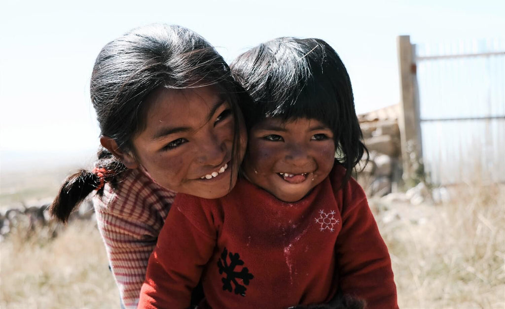 Little Peruvian girls in the Andes