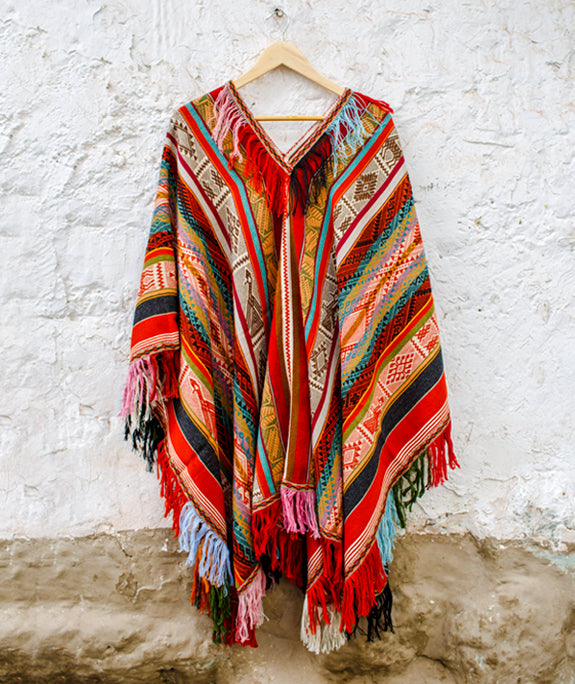 Sonqo Master Weaver Peruvian Poncho – Threads of Peru
