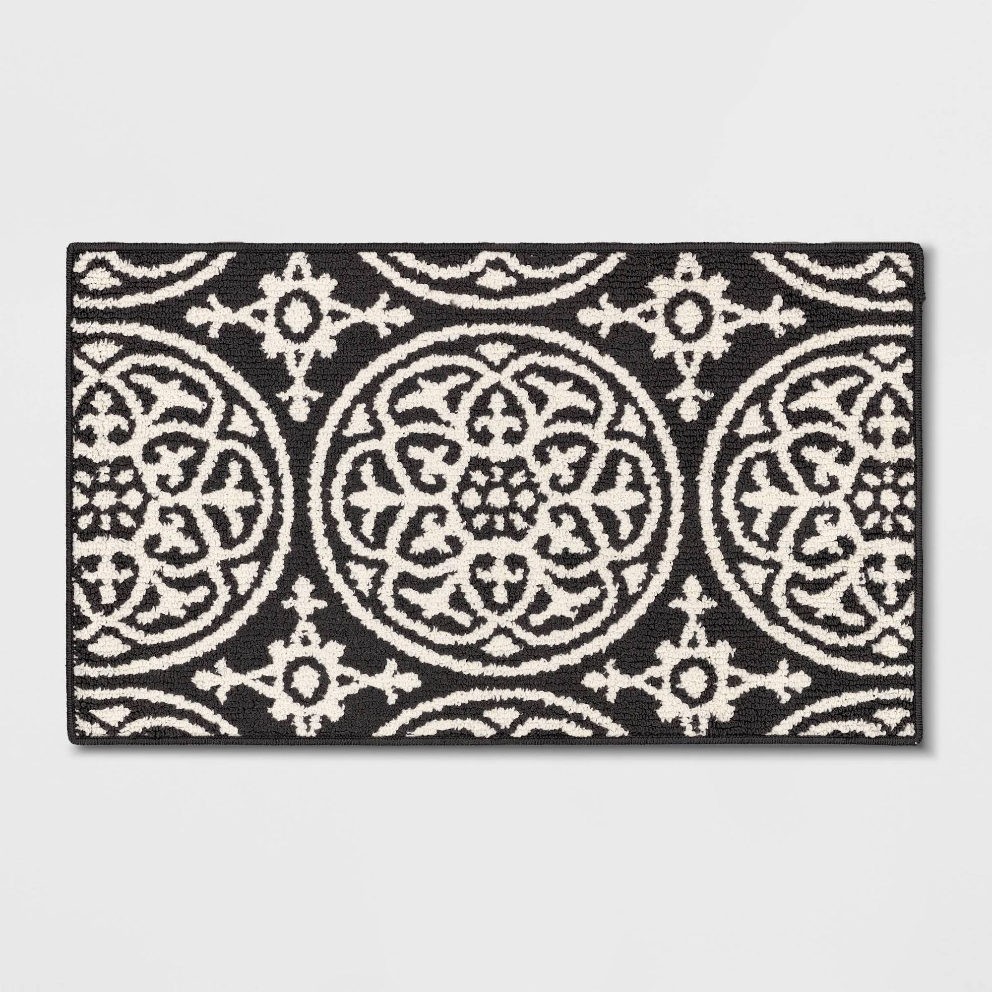 5x7 Medallion Washable Tufted and Hooked Area Rug Gray - Threshold