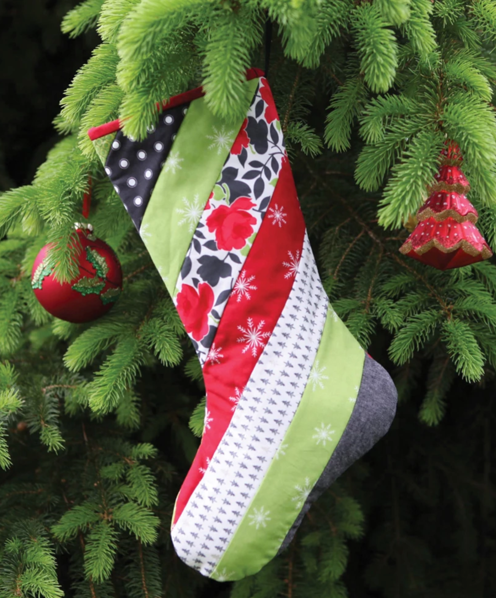 quilt-as-you-go-holiday-stocking-pattern-by-june-tailor-bunbury-fabrics