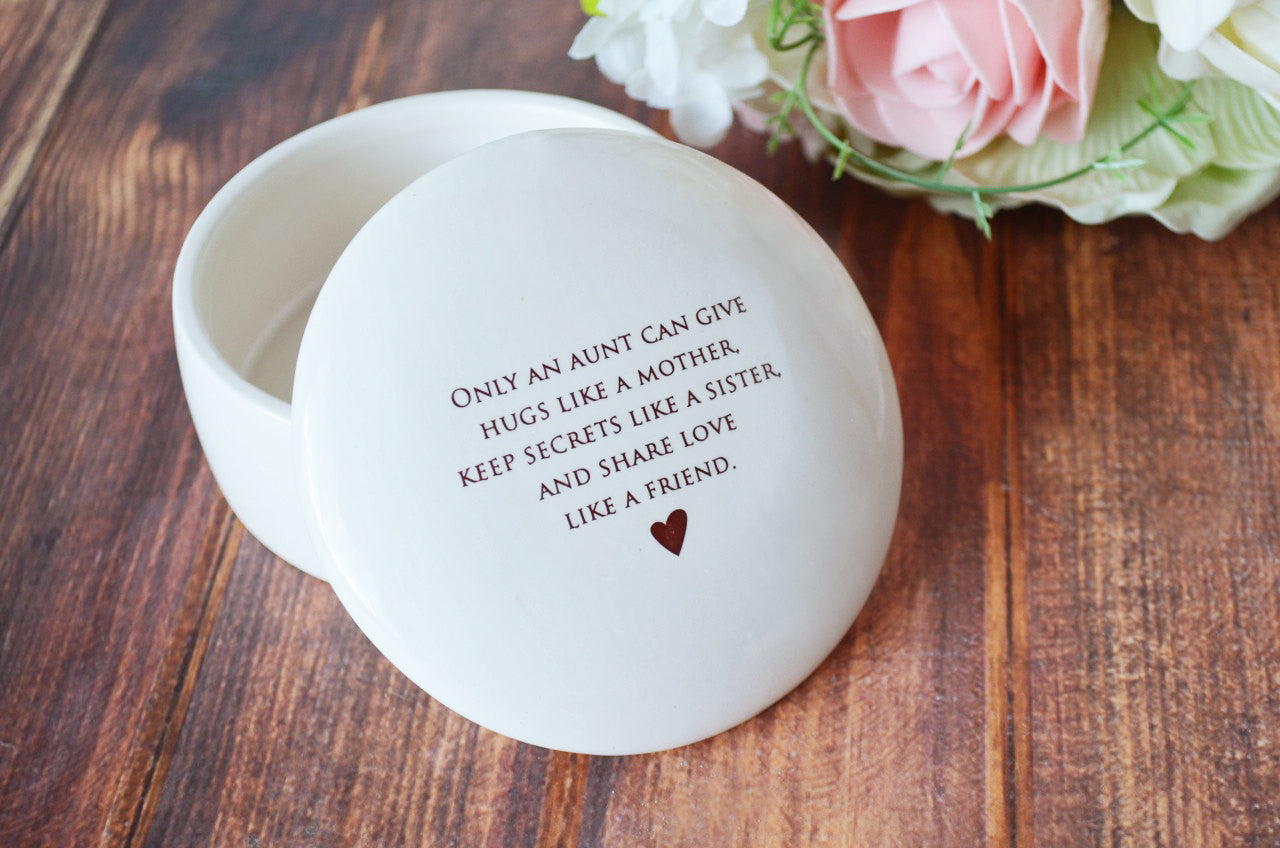 Aunt Gift Round Keepsake Box Only an aunt can give