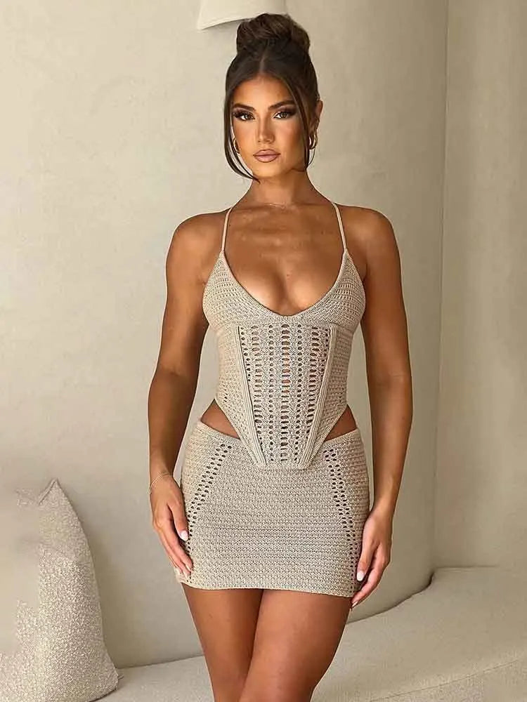 Elegant White Backless Two-Piece Knitting Set for Women - Image 3