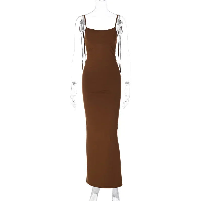 Elegant Backless Pleated Maxi Dress for Summer Events - Image 4