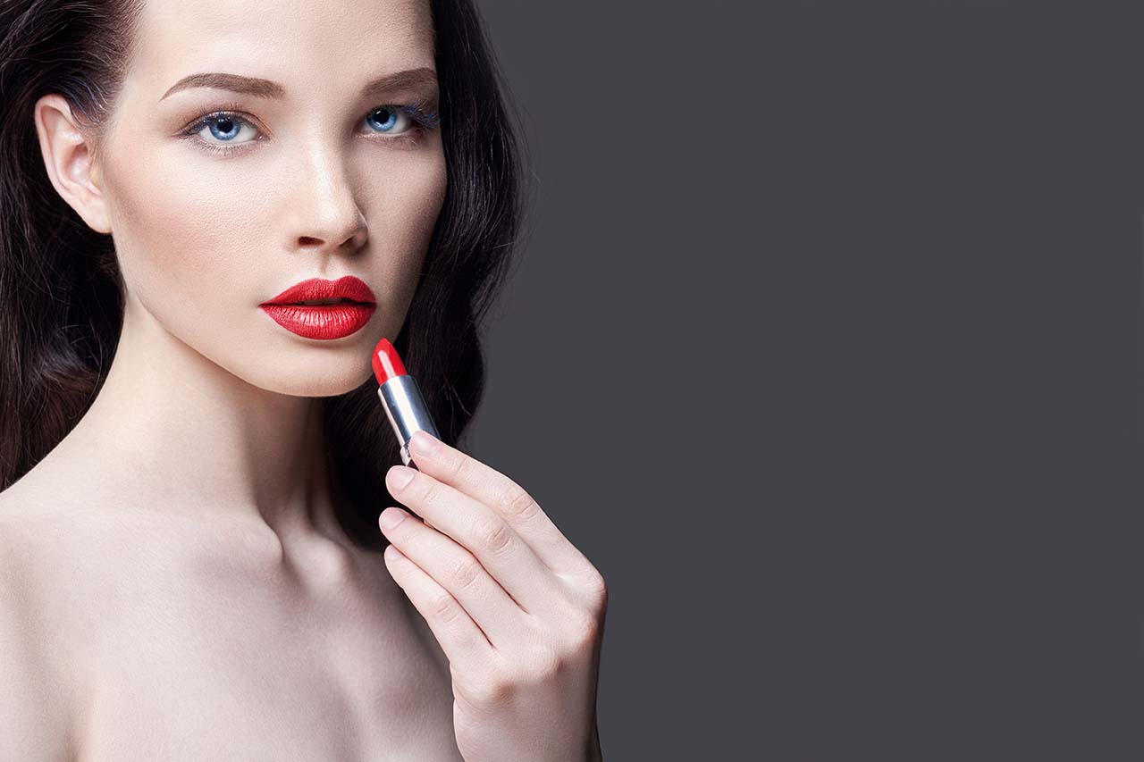 Step-by-step guide to applying Boys N Berries hydrating lipstick