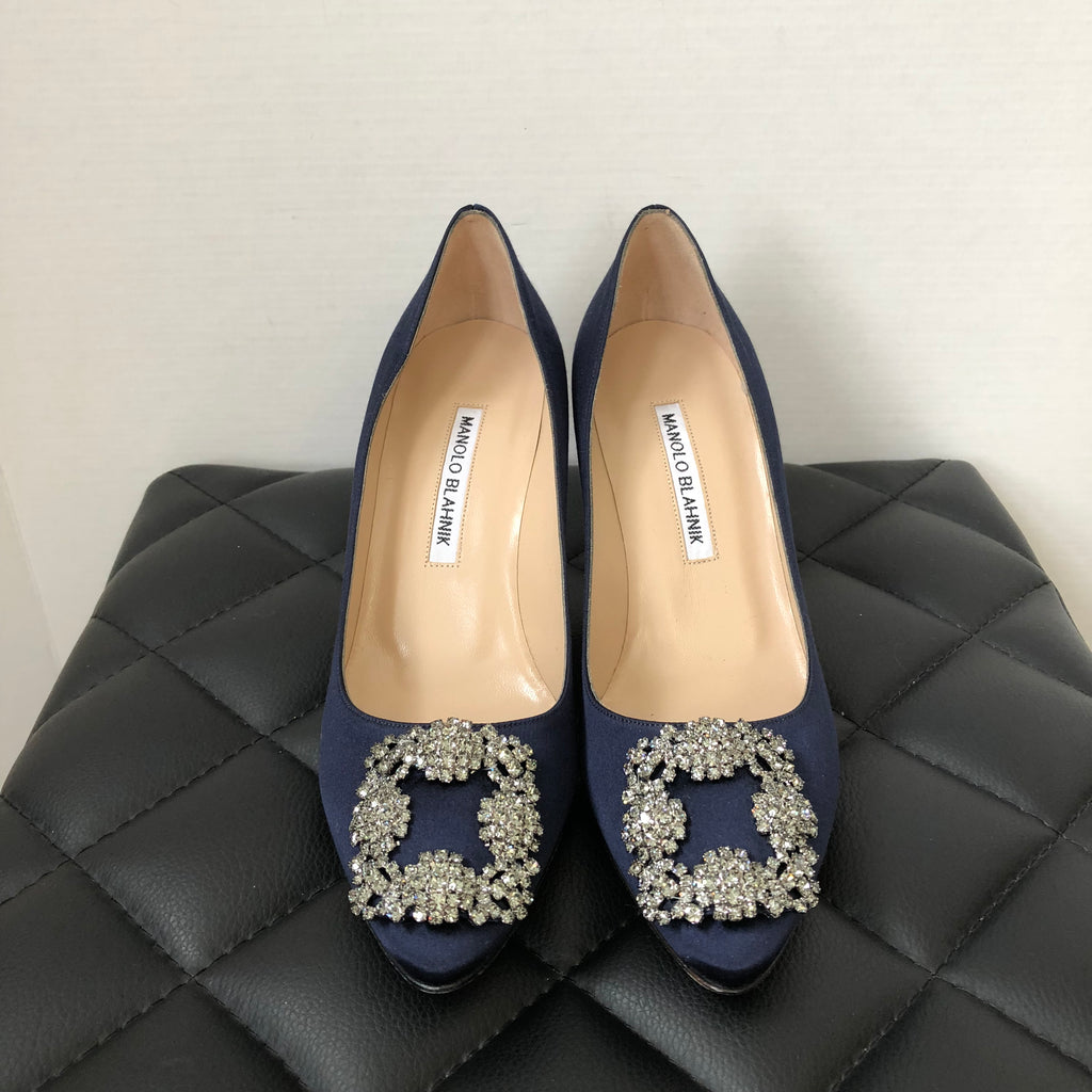 manolo blahnik hangisi navy blue