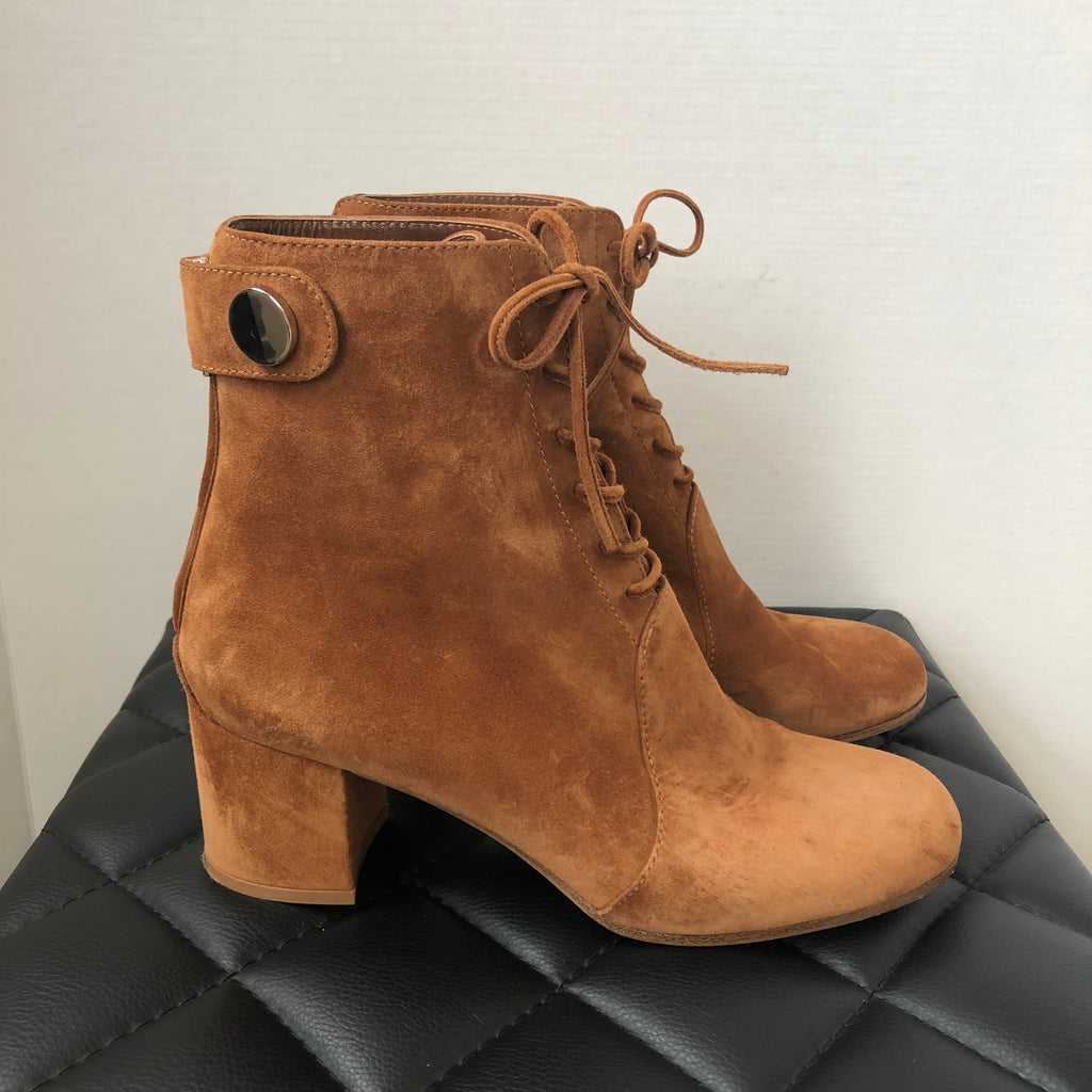 gianvito rossi suede booties