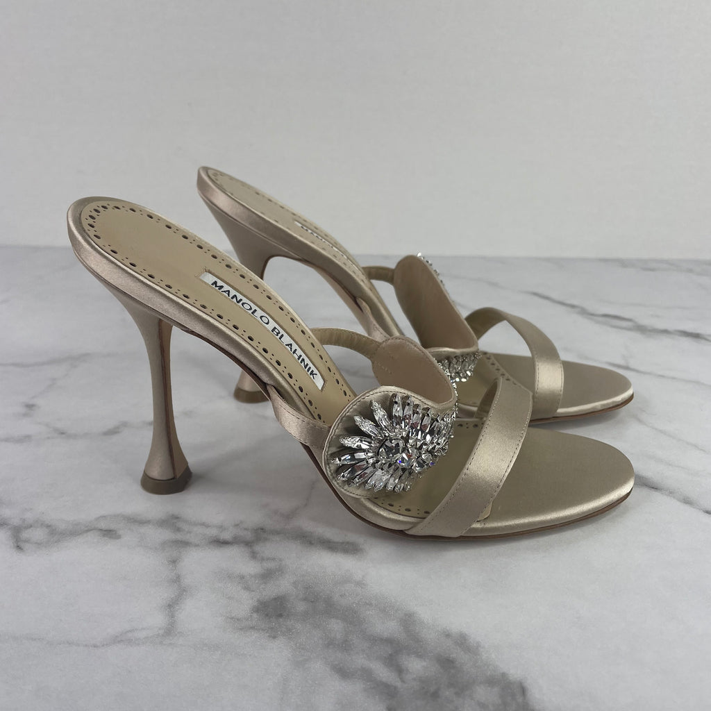 MANOLO BLAHNIK Skysan 105 Champagne Satin Crystal Sandals Size 38