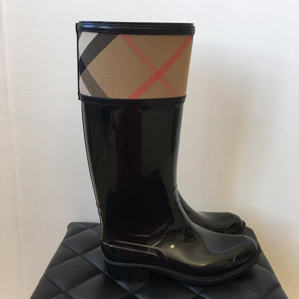 burberry rain boots size 5