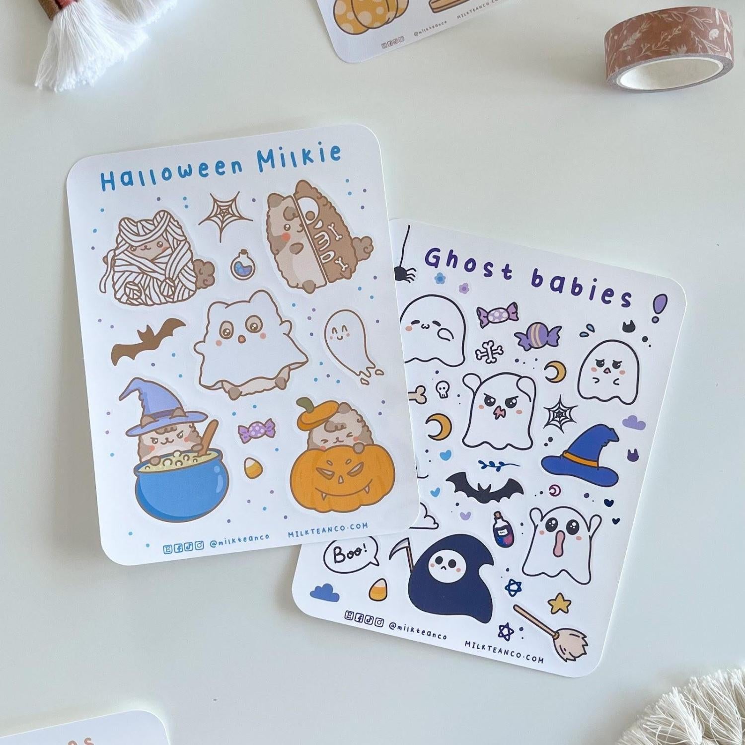 autocolantes com um gato sob a temática do Halloween e outros autocolantes com personagens do Halloween