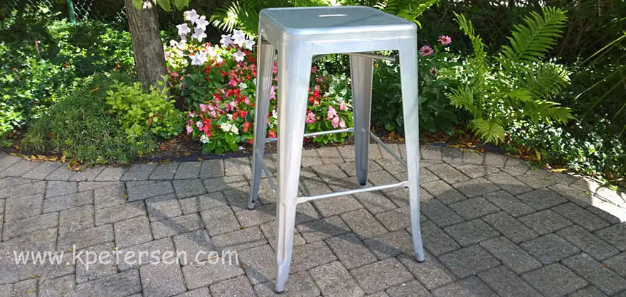 Backless Outdoor Steel Bar Stool Detail