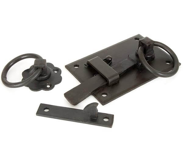 An image of Black Beeswax Right Handed Cottage Latch | UK Oak Doors - Keep