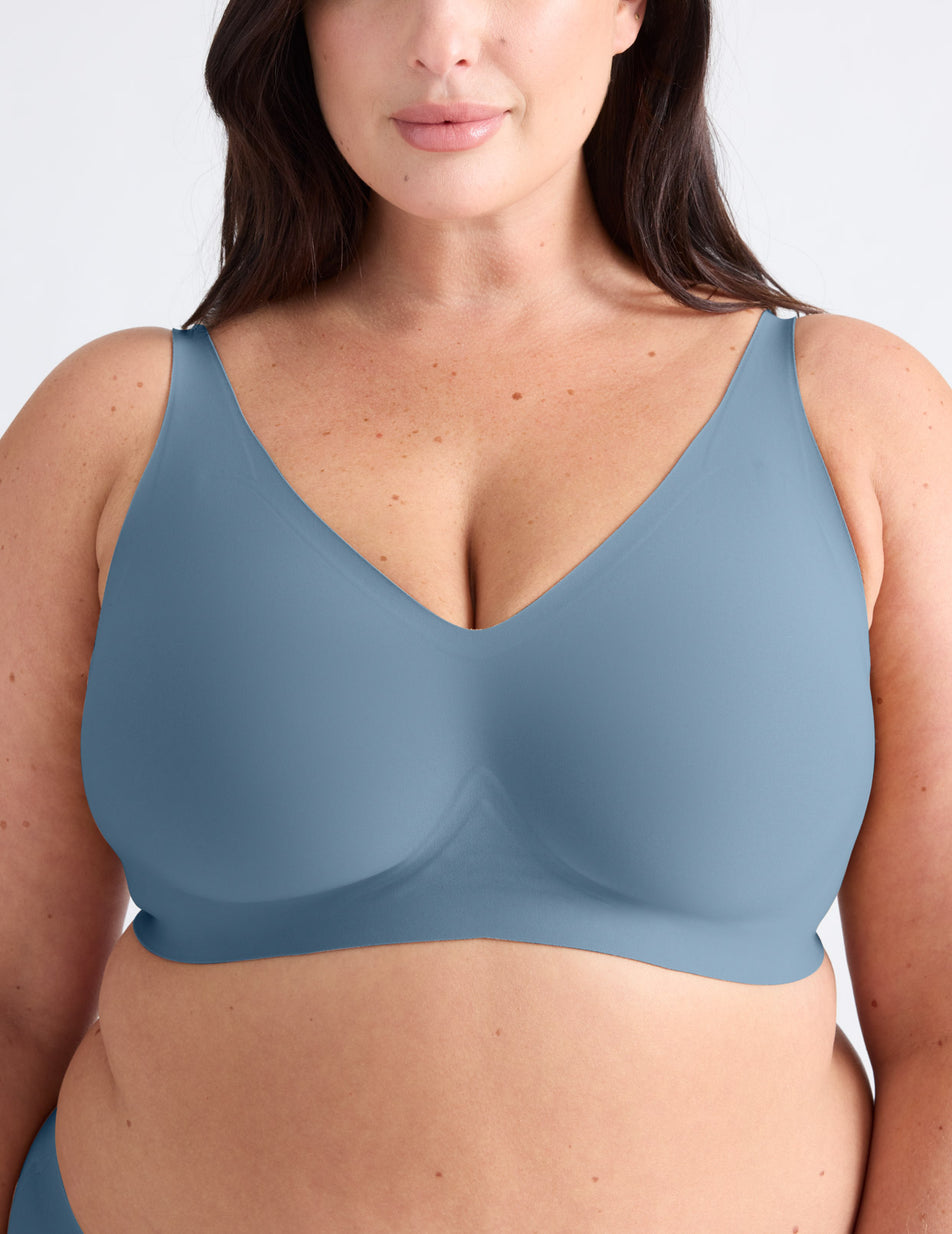 Gabrielle is a 38E and wears a Knix size XL+