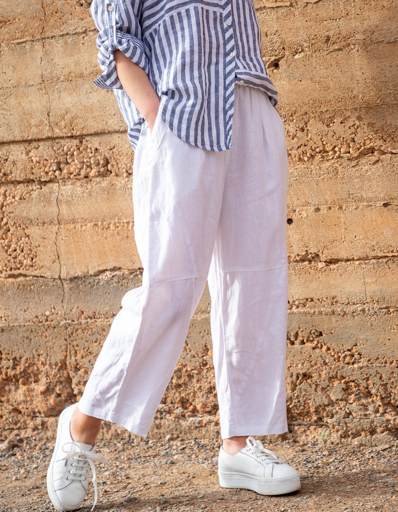 linen pants with sneakers