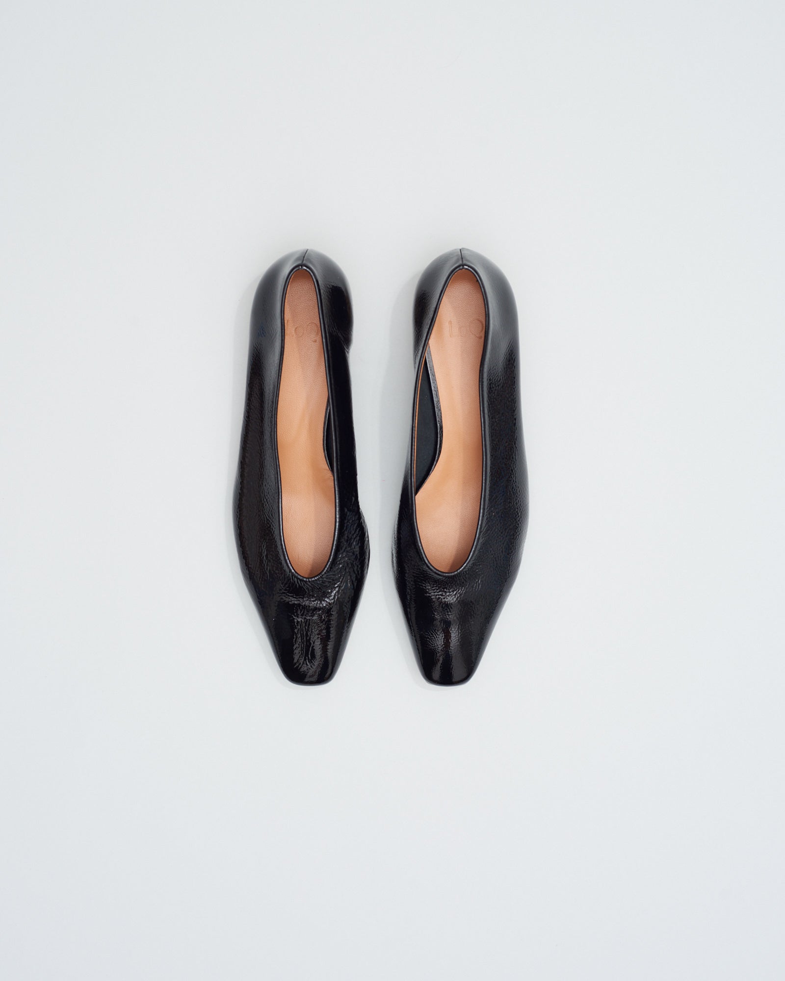 Paz in Black Crinkle Patent