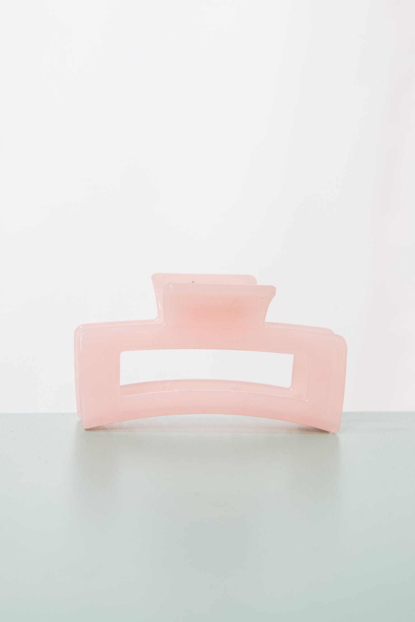 Unendingly Chic Hair Claw Pink - Image 1