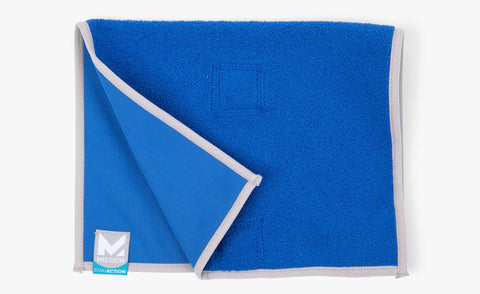 Magnetic cooling towel accessory for golf