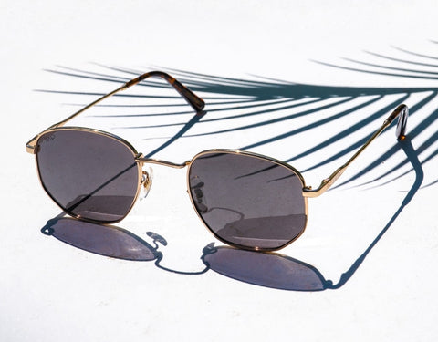 Trendy geometric metal frame sunglasses