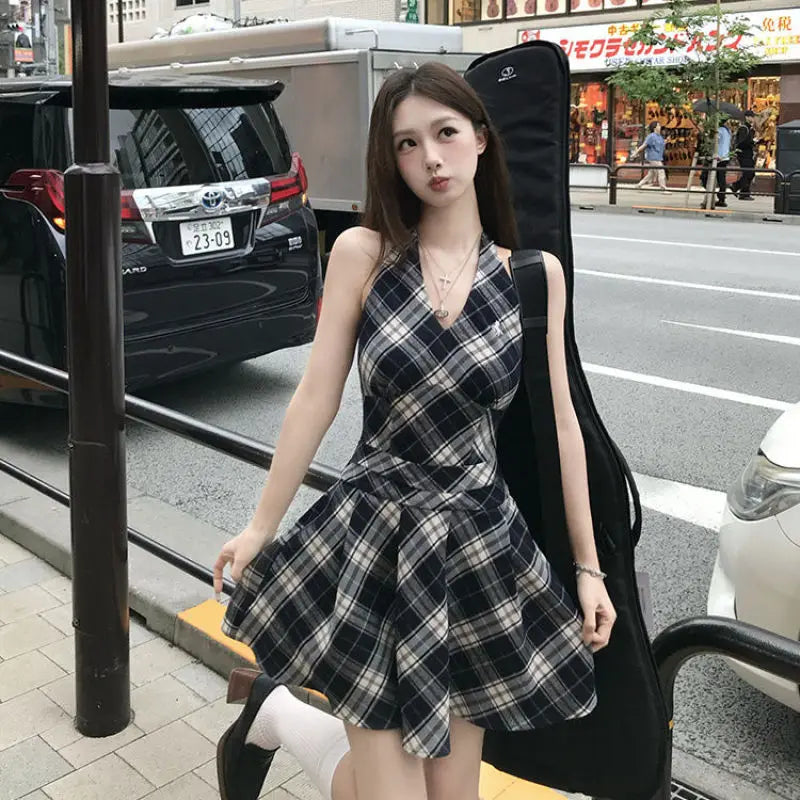 Luxury Designer Retro V-Neck Sleeveless Dress with Hanging Neck Strap