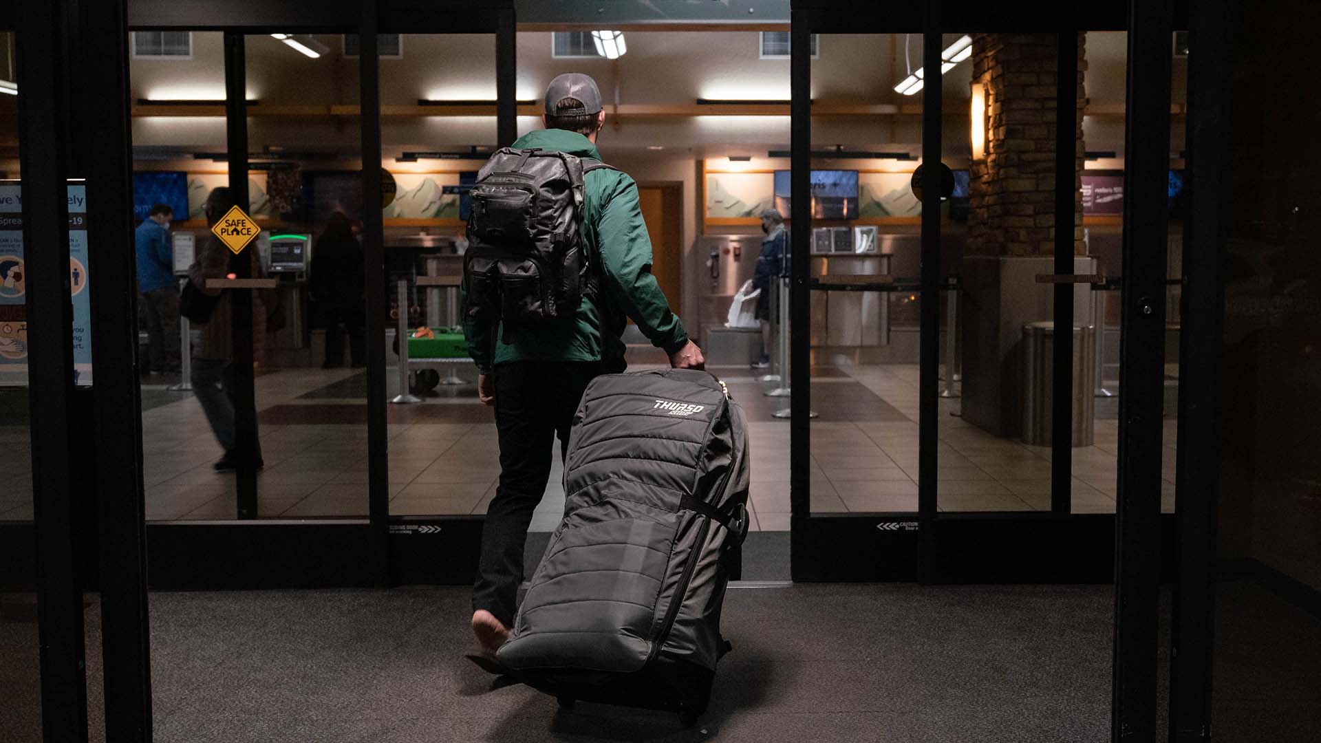 Experience hassle-free transportation with an inflatable paddleboard, eliminating concerns about carrying inconveniences