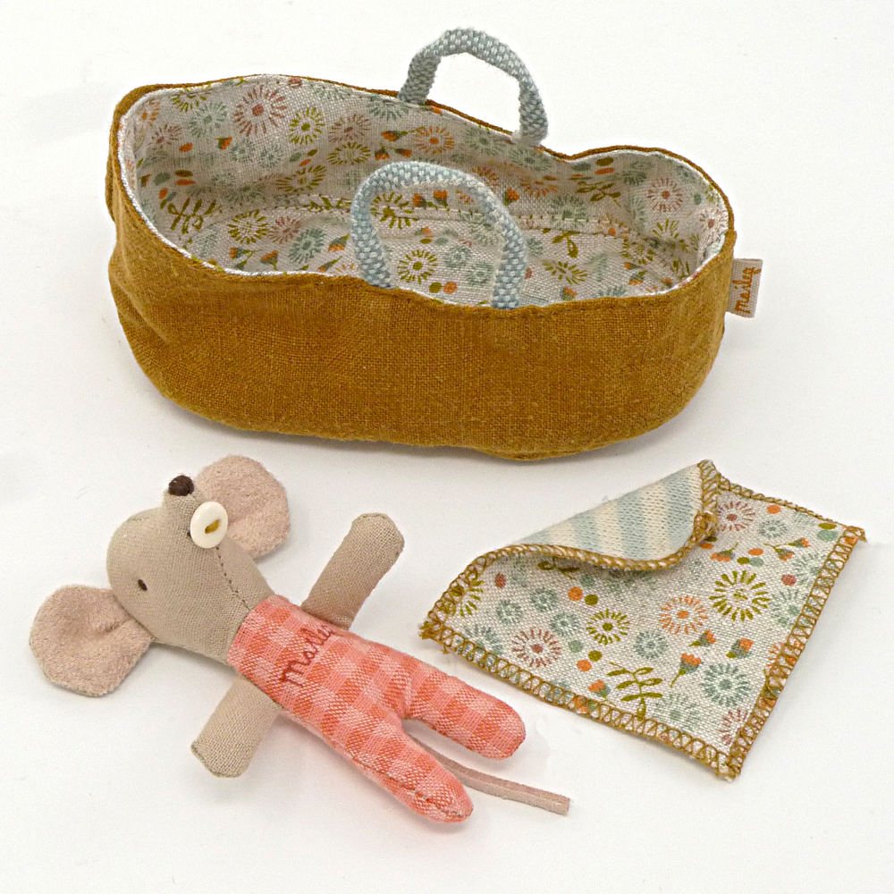 maileg mouse in carrycot