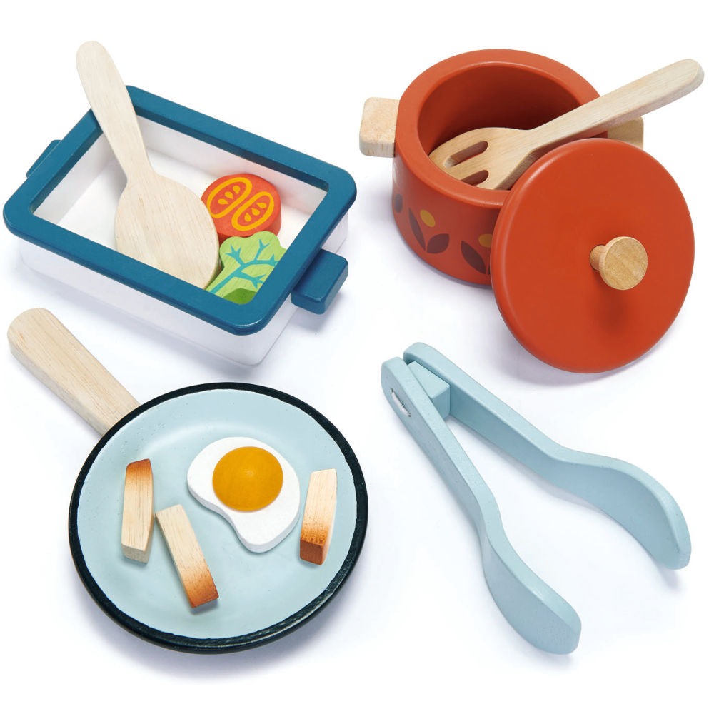 plastic toy pots and pans