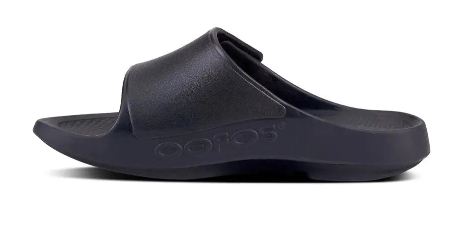 OOFOS Matte Black Sandals – Kissimmee 34744